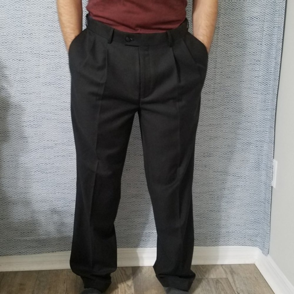 Louis Raphael Rosso Pants size 36x32